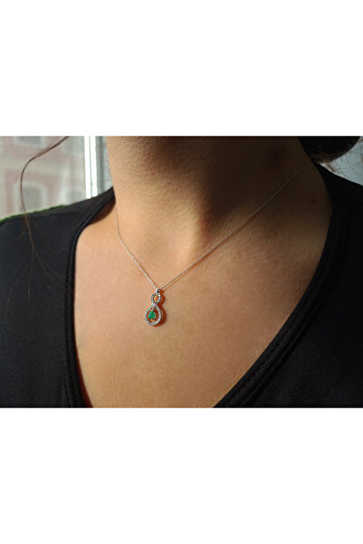 Sirius Pırlanta Kadın Beyaz Altın Pırlanta ve Damla Zümrüt Taşlı Sonsuz Kolye