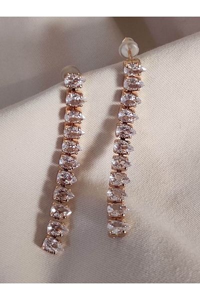 TÜKKAN ACCESSORİES DROP BAGUETTE ZIRCON STONE WATERWAY GOLD EARRING-STK128