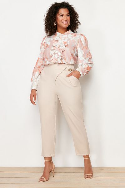 Trendyol Curve Hose aus gewebtem Stoff - TBBSS24AR00003 mit Steinkette und Metallaccessoires