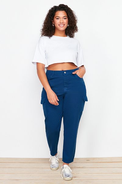 Trendyol Curve Σκούρο μπλε Cargo Pocket Detailed Mom Fit Jeans TBBSS24CJ00012