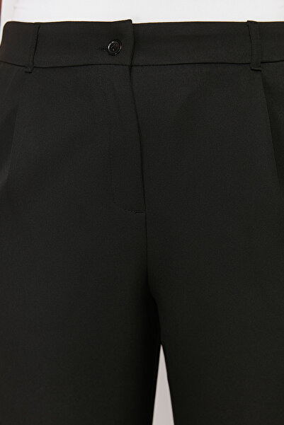 Trendyol Curve Černé plisované kalhoty s širokým pasem - TBBSS24AR00019