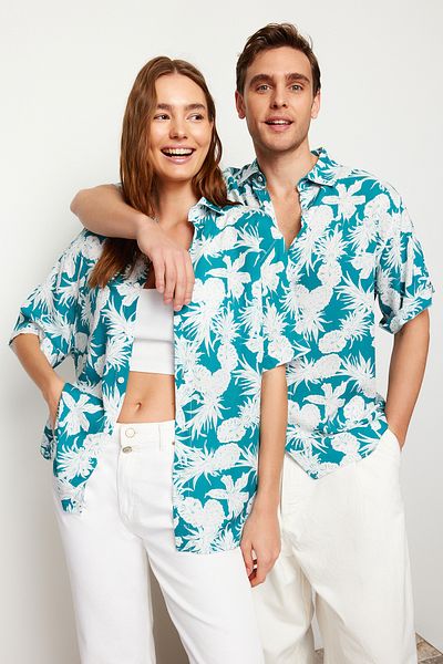 Trendyol Collection Unisex BlueOversizePineapple Printed Shirt - 100% Viskose, Kurzarm, lockerer Sommer Tmnss24go00041