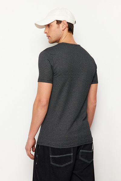 Trendyol Collection Μαύρο T-Shirt με τυπωμένο κείμενο - κανονική κοπή TMNSS24TS00199