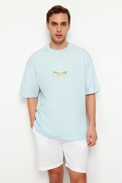 Trendyol Collection Oversize Μπλε κεντημένο Landscape T-Shirt - 100% βαμβάκι, κοντό μανίκι - TMNSS23TS00243