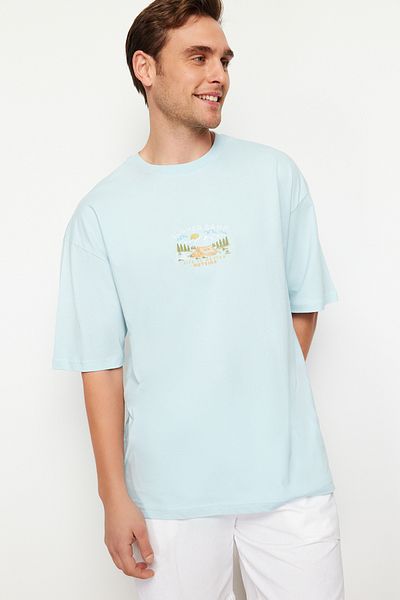 Trendyol Collection Oversize modré vyšívané tričko na šířku – 100% bavlna, krátký rukáv – TMNSS23TS00243