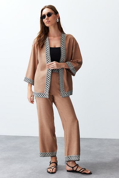 Trendyol Collection Καμηλό κεντημένο λινό υφαντό κοστούμι κιμονό-παντελόνι TWOSS24AU00094