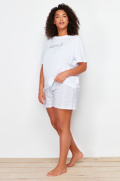 Trendyol Curve White Striped Slogan Printed Knitted Pajamas Set TBBSS24AI00020