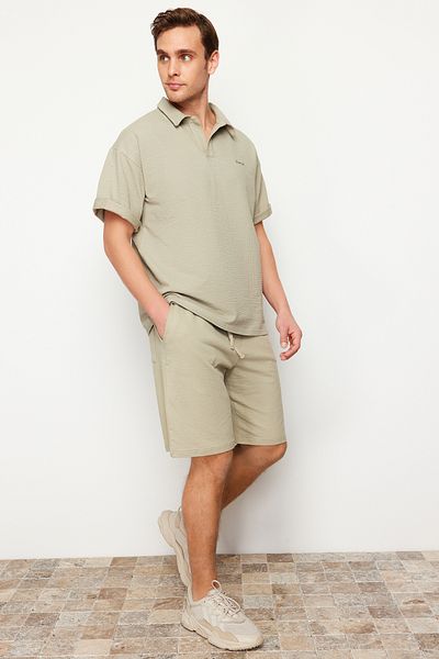 Trendyol Collection Bequeme, gestrickte Shorts in Übergröße in Steinfarbe - TMNSS24SR00051