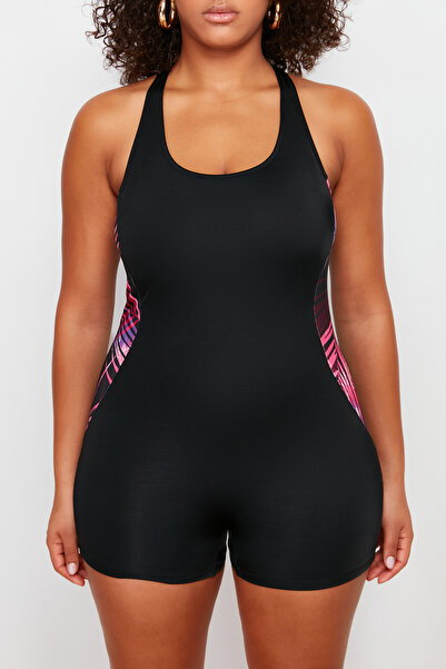 Trendyol Curve Μαύρο μαγιό με λαιμόκοψη και σορτς TBBSS24AM00017