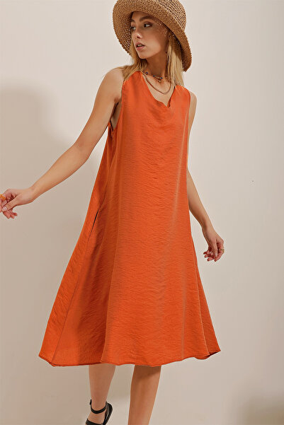 Trend Alaçatı Stili Dámské hnědé tkané šaty ALC-X10341 s dvojitým výstřihem do V