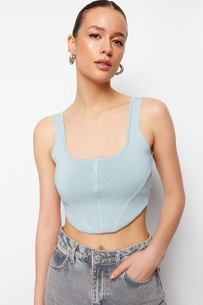 Trendyol Collection Blaues Crop-Top mit Korsett und detaillierter Strickbluse TWOSS24BZ00153