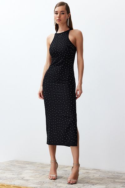 Trendyol Collection Stilvolles schwarzes Abendkleid mit glänzendem Steindetail - TPRSS24EL00128