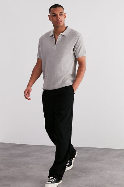 Trendyol Collection Stone Regular Fit T-Shirt aus durchbrochenem Strick mit Polokragen und Reißverschluss TMNSS24PO00001