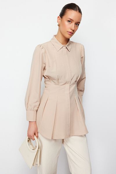 Trendyol Modest Gewebtes Hemd mit Perlendetails in Steingrau TCTAW24TG00027