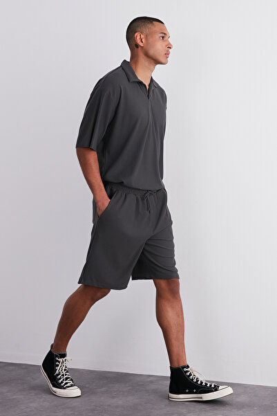 Trendyol Collection Kouřová barva – nemačkavá textura Široký střih osmanských šortek TMNSS24SR00037 – Limitovaná edice