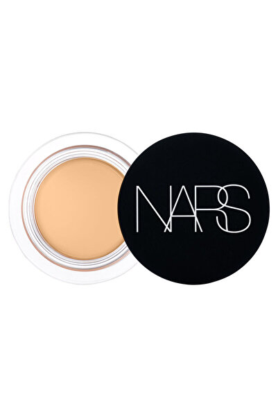 Nars Soft Matte Complete &Hyalüronik Asitli A&C ve E vitamin İçerikli Nemlendirici Kapatıcı
