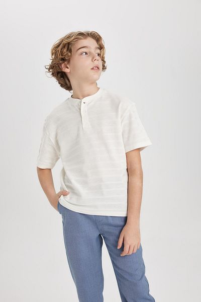 DeFacto Boy Oversize Wide Fit Prevailing Collar Short Sleeve T-Shirt B6128A824Sm