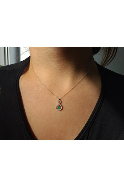Sirius Pırlanta Kadın Beyaz Altın Pırlanta ve Damla Zümrüt Taşlı Sonsuz Kolye