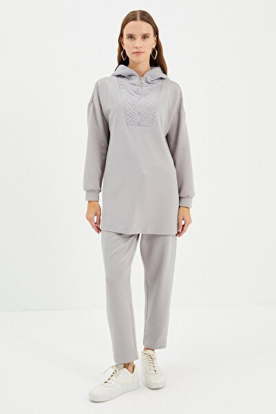 Zühre بدلة رياضية رمادية منقوشة بغطاء للرأس TK-1193