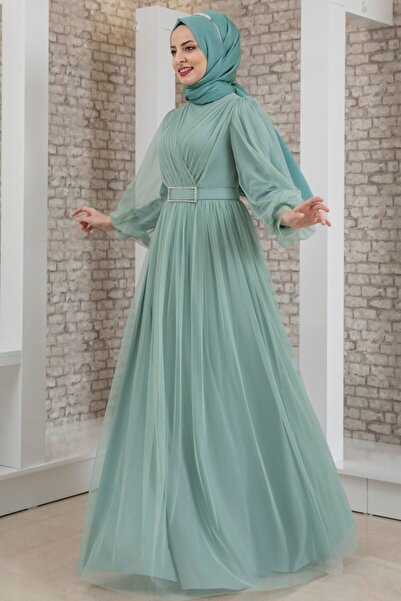 Fashion Showcase Γυναικείο βραδινό φόρεμα με πράσινη ζώνη μέντας με λεπτομέρεια από πέτρα από τούλι Fsc2020