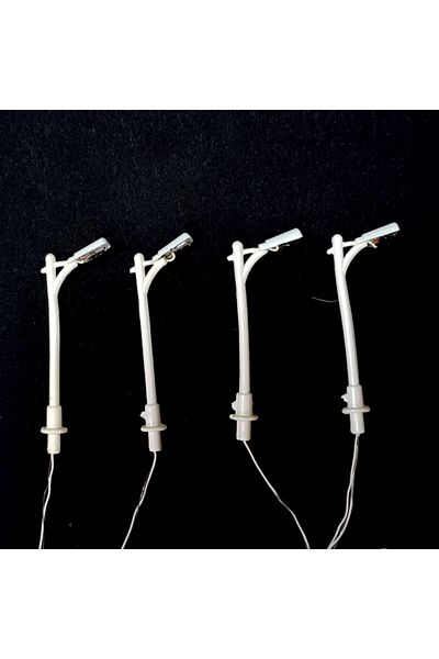 Dytac 4-Piece Model Single Street Lighting Illuminated 1:200 Scale (vım-112)