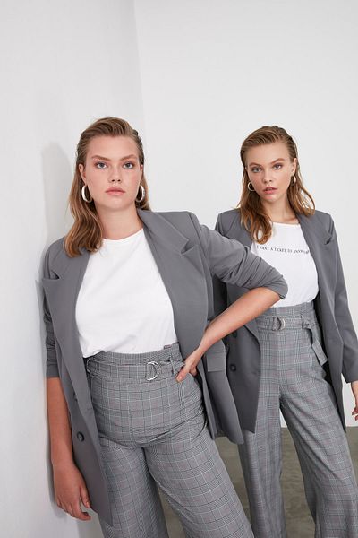 Trendyol Collection Szürke, túlméretezett bélelt, duplasoros záródású szőtt blézerkabát TWOAW20CE0130