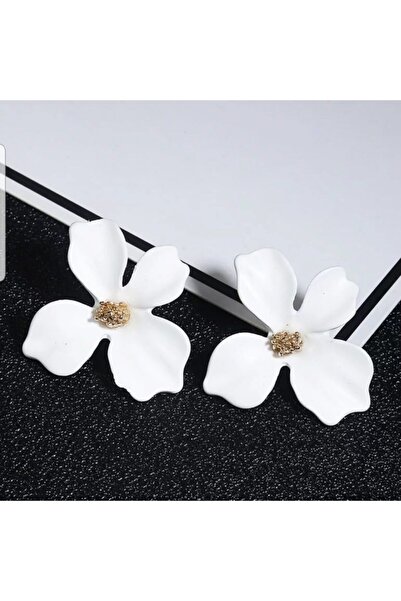 HOSBUTIK White Flower Earrings