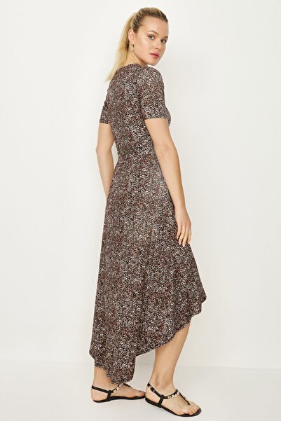 Select Moda Kadın Leopar Desen Kuşaklı Asimetrik Kesim Elbise