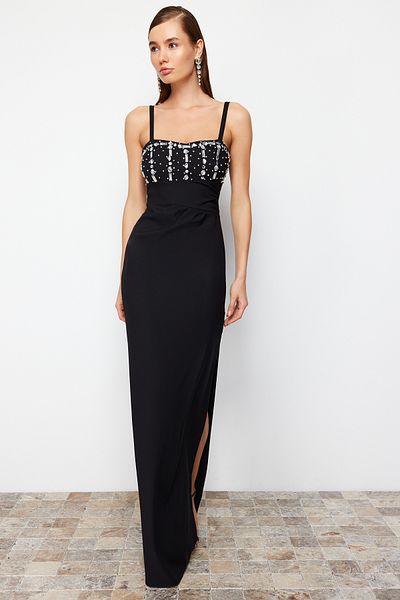 Trendyol Collection Μακρύ μαύρο βραδινό φόρεμα με πέτρινα αξεσουάρ - TPRSS24AE00089