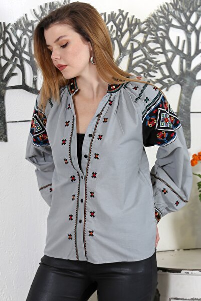 Chiccy Gray Bottomed Knitted Collar Long Sleeve Buttoned Collar and Sleeve Embroidered Woven Casual Jacket