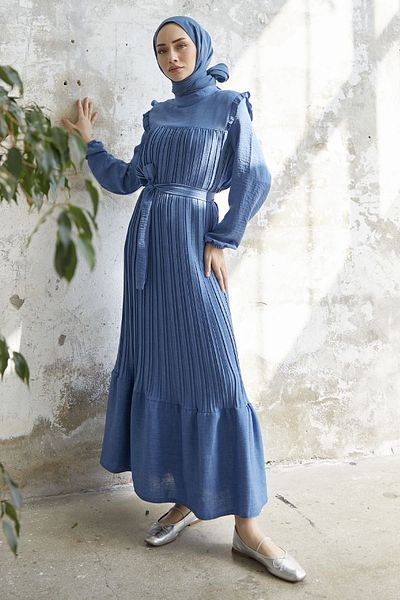 InStyle Φόρεμα από λινό πλισέ με βολάν ώμου - Indigo