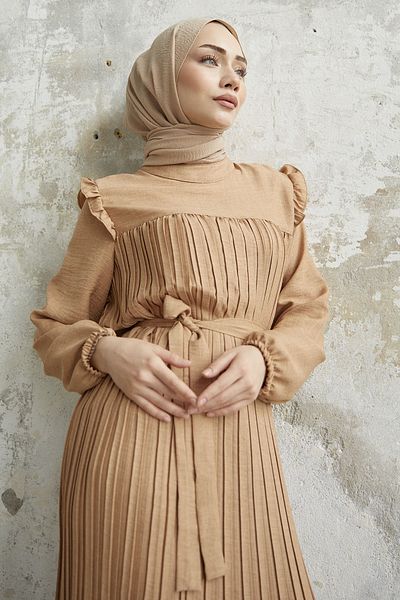 InStyle Φόρεμα Ruffle Shoulder Πλισέ Λινό - Camel