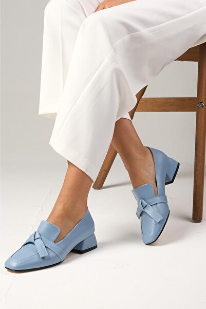 Mio Gusto Agatha Blue Color Blunt Toe Women's Short Heeled Shoes with Bow Accessories