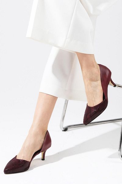 Mio Gusto Rene Burgundy Color Short Heeled Women's Shoes