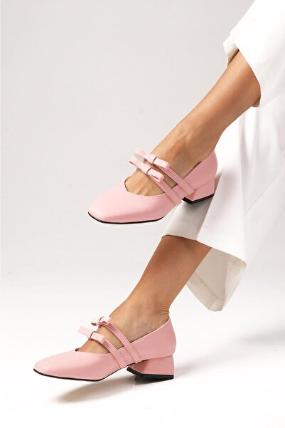 Mio Gusto Britney púderszínű tompa orrú női alacsony sarkú cipő