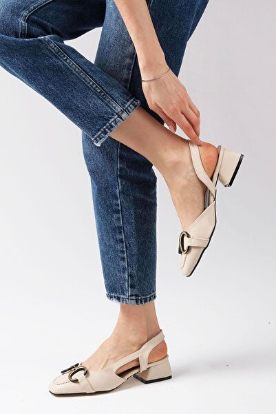 Mio Gusto Dámské krátké boty na podpatku v béžové barvě Dita s otevřenými zády a doplňky s přezkou