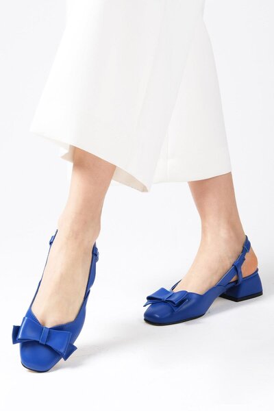 Mio Gusto Dámské boty na nízkém podpatku Billie Saks Modrá barva s otevřenou mašlí