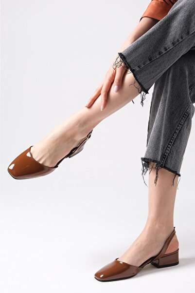 Mio Gusto Aura Tan Patent Leather Heeled Shoes