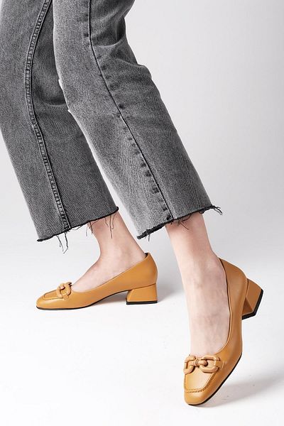 Mio Gusto Dolly Mustard Color Buckle Accessory Blunt Toe Women's Short Heeled Shoes
