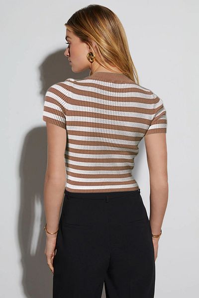 AQE FASHION Γυναικεία ριγέ κοντομάνικη μπλούζα Camel με λαιμόκοψη