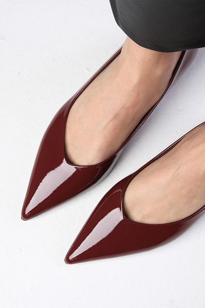 Mio Gusto Krátké dámské boty na podpatku z lakované kůže Marie Burgundy