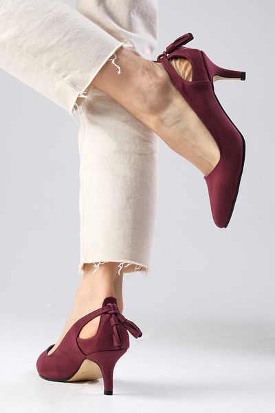 Mio Gusto Drop Burgunderfarbene Wildlederschuhe für Damen mit niedrigem Absatz