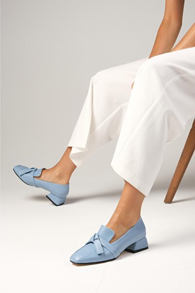 Mio Gusto Agatha Blue Color Blunt Toe Women's Short Heeled Shoes with Bow Accessories