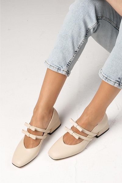 Mio Gusto Britney Beige Blunt Toe Women's Low Heeled Shoes