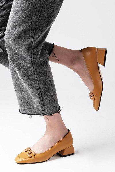 Mio Gusto Dolly Mustard Color Buckle Accessory Blunt Toe Women's Short Heeled Shoes