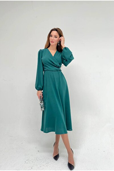 dml giyim Šaty s krepovým designem