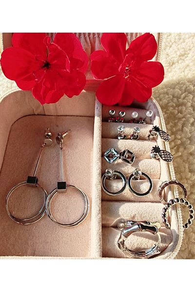 İLKYAZ ACCESSORY 9-PIECE MINIMAL EARRING SET WITH CRIMPED EARRINGS
