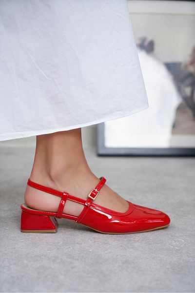 NİŞANTAŞI SHOES Harmony Red Patent Leather - Women's Short Heeled Ballerinas with Blunt Toe and Belt Detail