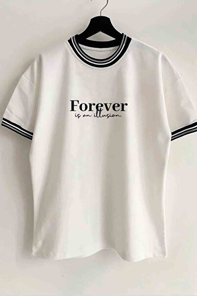 Vordevia تي شيرت أبيض كبير الحجم مطبوع للجنسين من Forever مع تفاصيل ياقة وأكم...