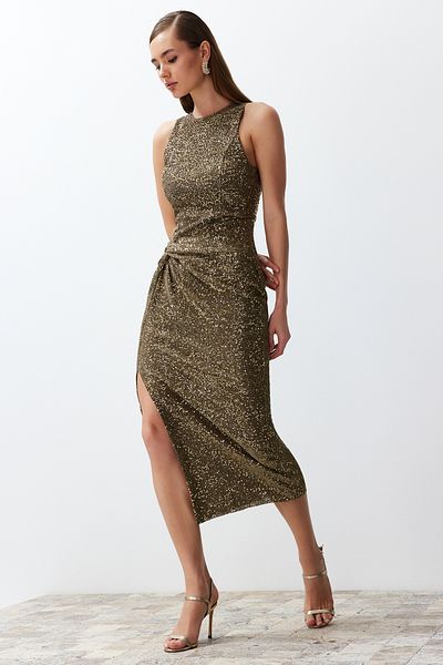 Trendyol Collection Χρυσό Σατέν Φόρεμα με Στρας και Παγιέτες TPRSS24EL00030